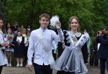 Для выпускников Милославской школы прозвенел последний звонок