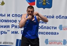 Боксер Светослав Тетерин провел открытую тренировку в Милославском ФОКе